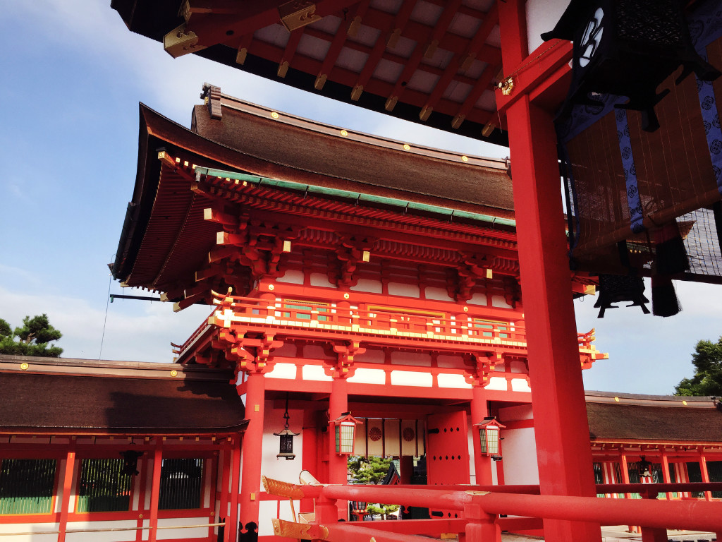 从神社内看大门