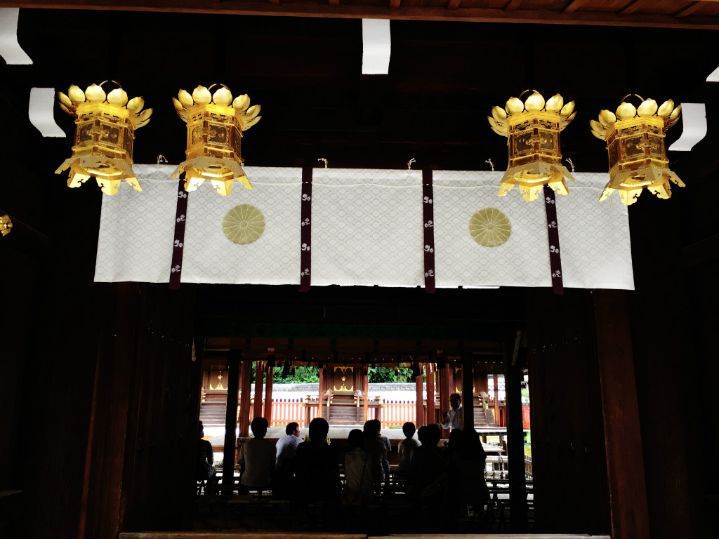 下鸭神社，本来以为能坐下来吃披萨的地方……